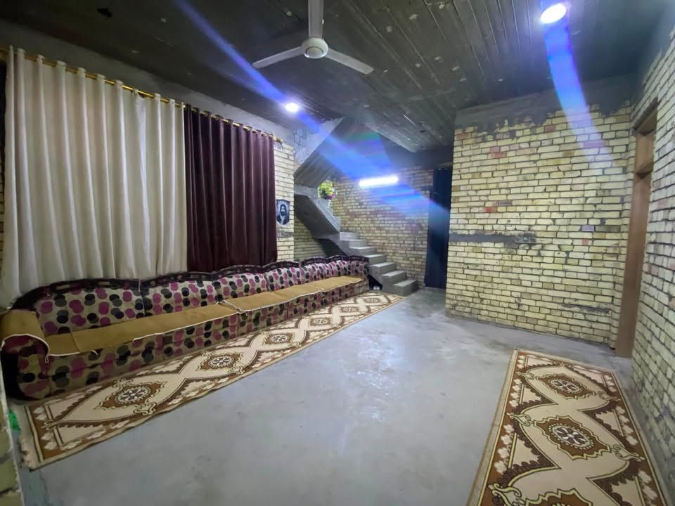 دار للبيع قرب الامام تاج الدين ( ع )

🛑 السلام عليكم ورحمه الله وبركاته 

يوجد بيت للبيع قرب الإمام تاج الدين ( ع ) بستان الشيخ بظهر الامام 

🛑 المساحة الكلية 272م

🛑يحتوي على غرفتين 2 وصالة واستقبال ومطبخ وكراج وحديقه 

🛑صحيات خارجية وصحيات داخلية 

🛑احبائي لمعرفة باقي التفاصيل الاتصال على الرقم التالي ***********
