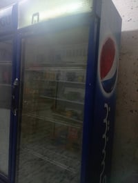 ثلاجة • للبيع • تواصل واتساب