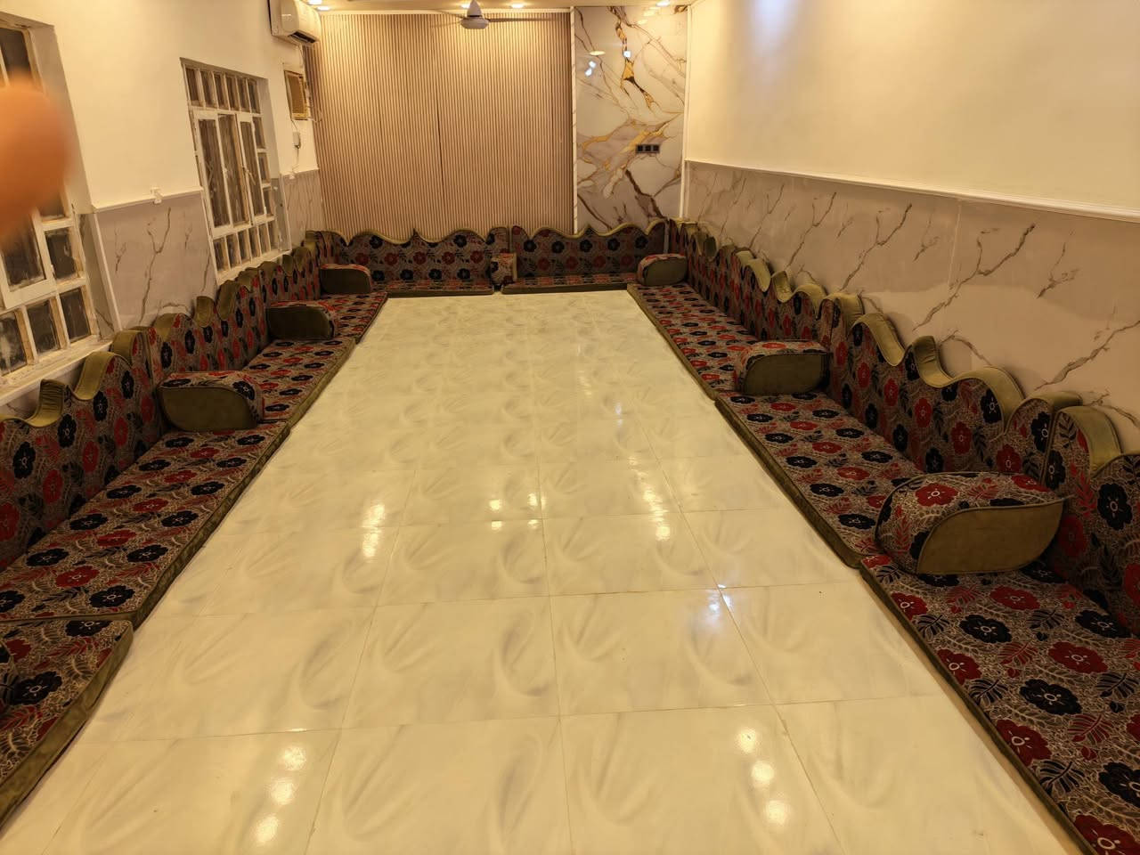 ديوان عربي • جلسة ١٠م • استقبال