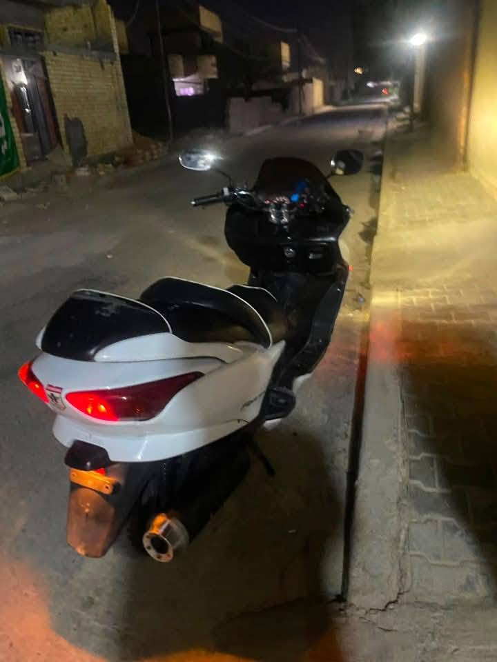 فورزا 08
شغاله نگره سلف رون واحد ونص ثابت
نواقص بسيطه مثل اشارة ودكمه اطفاء اللايت
مكينه مجفته مره وحده كله وكاله شديت 
گير ملغي 
بيها ورقة منفيس 
سعر 800
مكاني سلمان باك ***********
