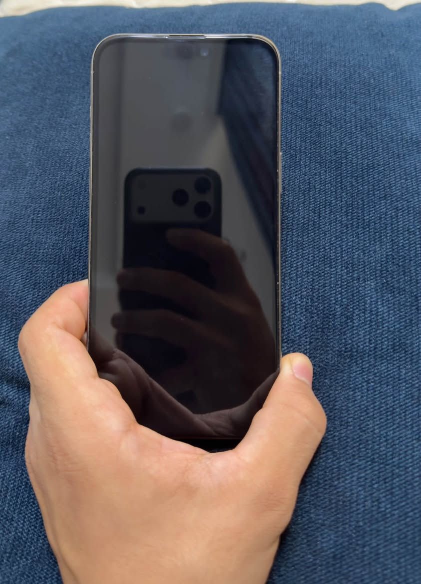 ايفون 15 برو ماكس
بطارية 🔋 92
ذ 256 
نظافة 100 ، موبايل نظيف جداً جداً خالي من اي شخط 
كامل ملحقات 
السعر : مليون و 100 و بي مجال 
***********
