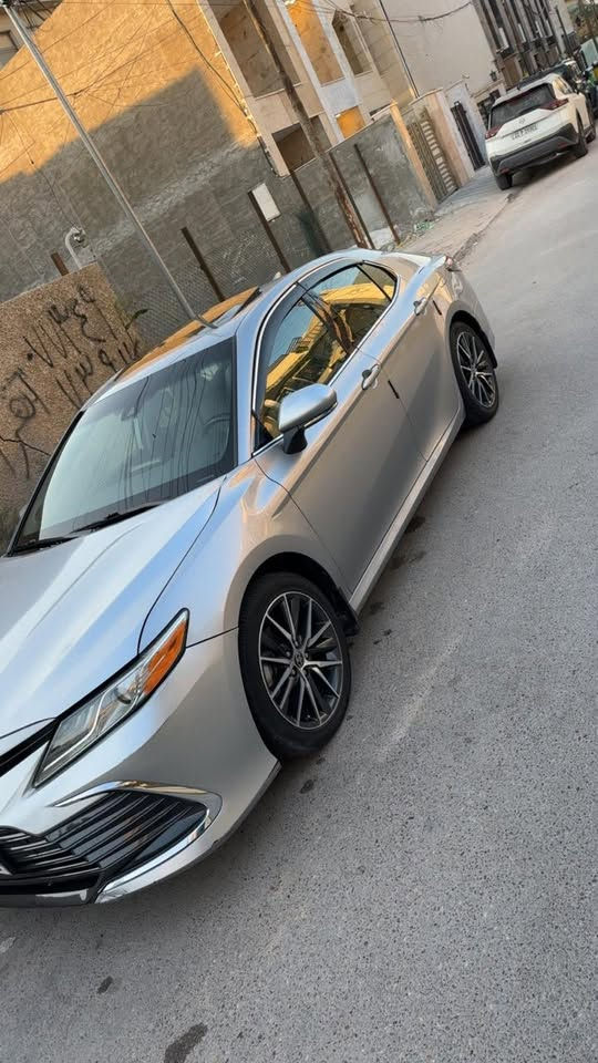 السلام عليكم
كامري هايبرد XLE موديل 2023 وارد امريكي 
حادثها بنيد وجاملغ صور الحادث بالمنشور 
ايرباك برده فقط 
فول مواصفات 
فتحة سقف 
رادار امامي وجانبي 
تحديد مسار 
شاشه كبيره 
كشنات جلد كهرباء 
تدفئة كشنات وستيرن 
اشارة مرايه جانبيه 
اشارت ترحيب بالباب
 بصمة ابواب 
كامره خلفيه دواره 
اوتو هولد 
ثلاث انظمه قياده 
تبريد خلفي قطعتين 
هواي مواصفات بيها بعد 

السعر 195 $ 

***********
