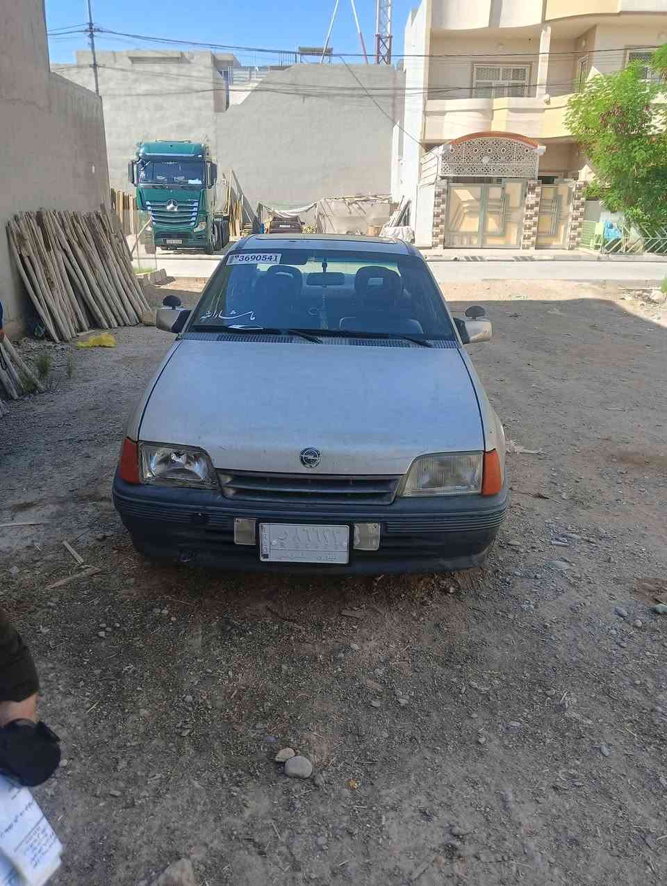 سلام عليكم اوبل كديت للبيع لا صبغ ولا مع جون ولا  احدث مكفولة علا وضع الشركة بعدها محرك 14  كبون بيها شرعي يحول عنوان موصل حي الشيماء السعر 27 رقم تلفوني *********** شراي خابر او علا خاص متواجد
