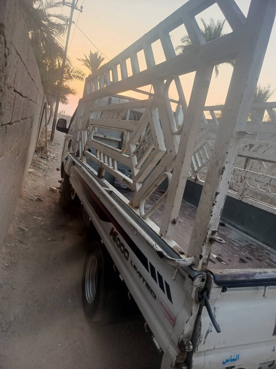 سلام عليكم كية فحل موديل 2015 محور 14 ستد 27 رقم بصرة سياره مكفولة بس بيها تصليح بل هلالت السعر 115 الاستفسار اتصل على الرقم ***********

