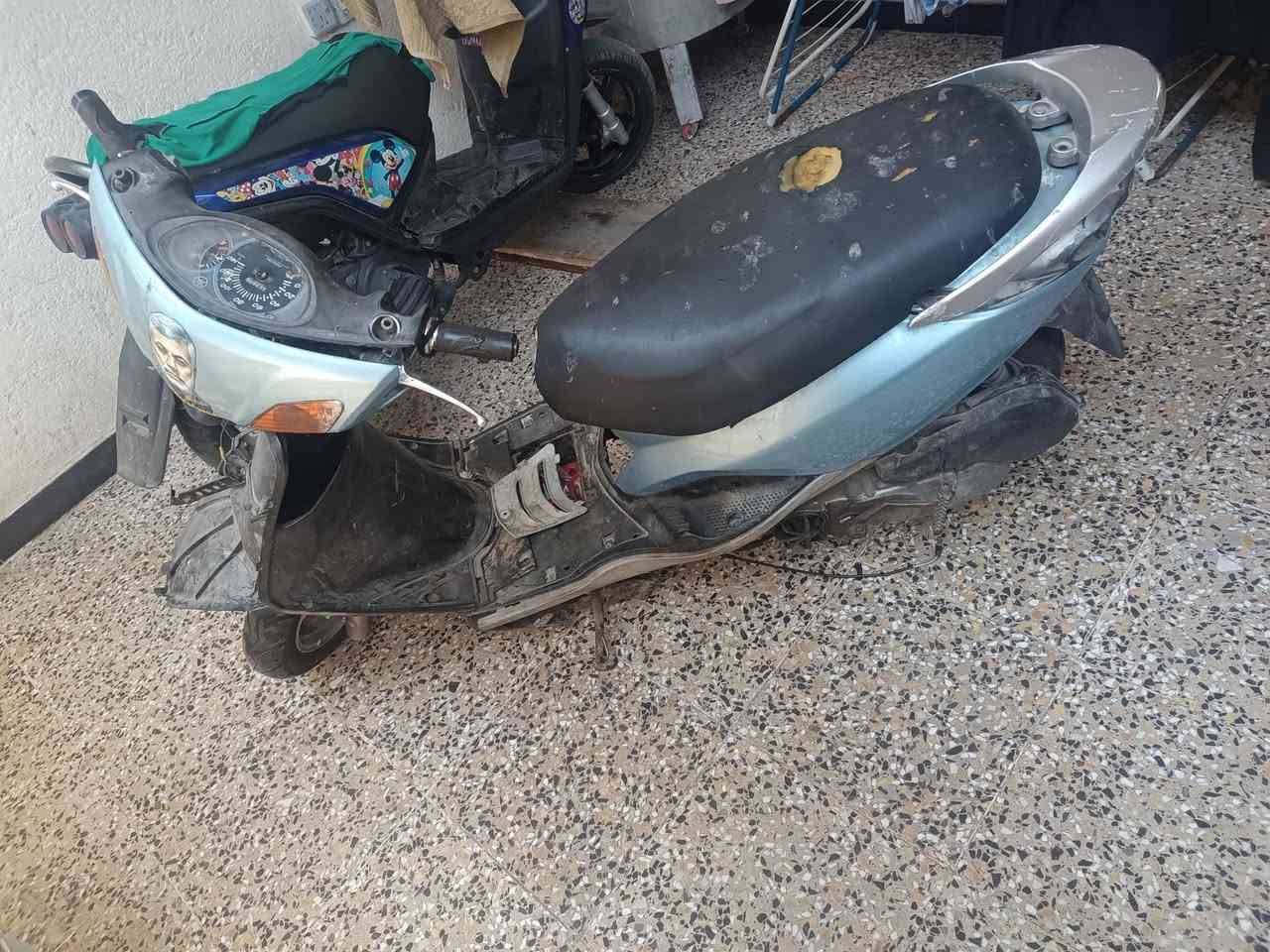 سلام عليكم بريز بيع كوم حديد يرادله ضفيره مجفت حديد السعر 100 قفل بدون عمله ***********
