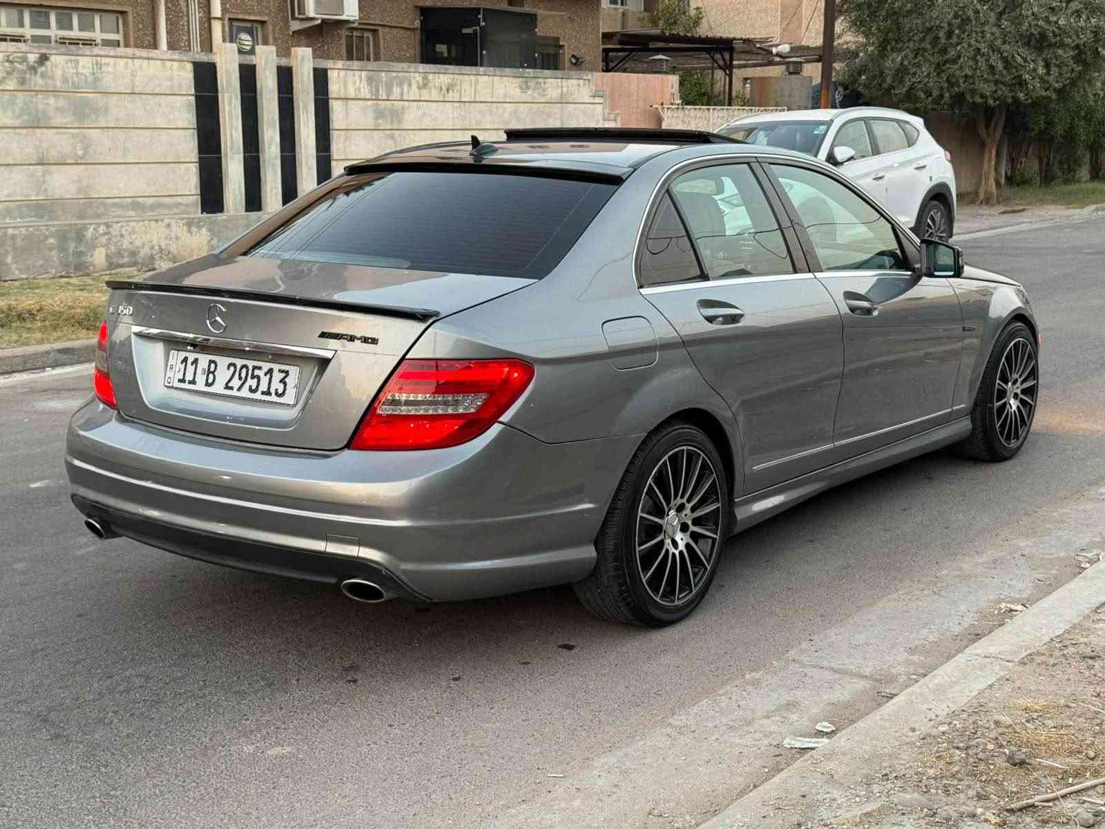 مرسيدس C350 موديل 2008 محرك 6 سلندر البلاد حجم 3500 السياره بيها كت C63 ,, وارد امريكي صبغ قطعتين الجاملغات الخلفيه بدون دواخل وقطعتين كلير فقط البوب الخلفيه توحيد لون ،، بقيه السياره كفاله ،، محرك وكير مبدلات جدد مال وارد ،، صدر كله جديد ،، تبريد ثلج ،، المواصفات فول ،، السياره جاهزه من كل النواحي ،، رقم بغداد دولي وبأسمي المكان بغداد اليرموك 4 شوارع ،، السعر 110 ورقه *********** بغداد, العراق
