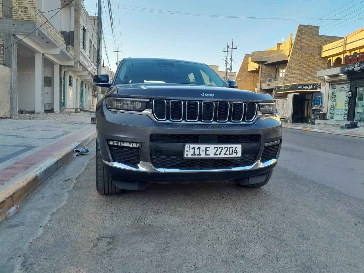 كراند شيروكي فئة لمتدد ٢٠٢٢
٧ راكب 
حادث خفيف بدون ارباك 
***********
