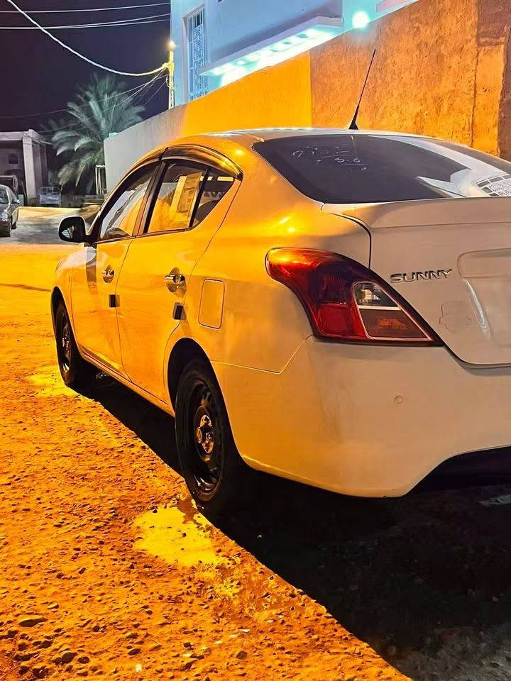 سلام عليكم للبيع نيسان صني مديل 2021 كفاله عامه بيهه اربع اصابيع يم البك لايت الخلفي هندي اصل بليته زركه السياره بسم شركه اصولياتهه مضمونه تريد تحويل او وكاله السعر 105بيهه مجال قليل ***********  ***********
