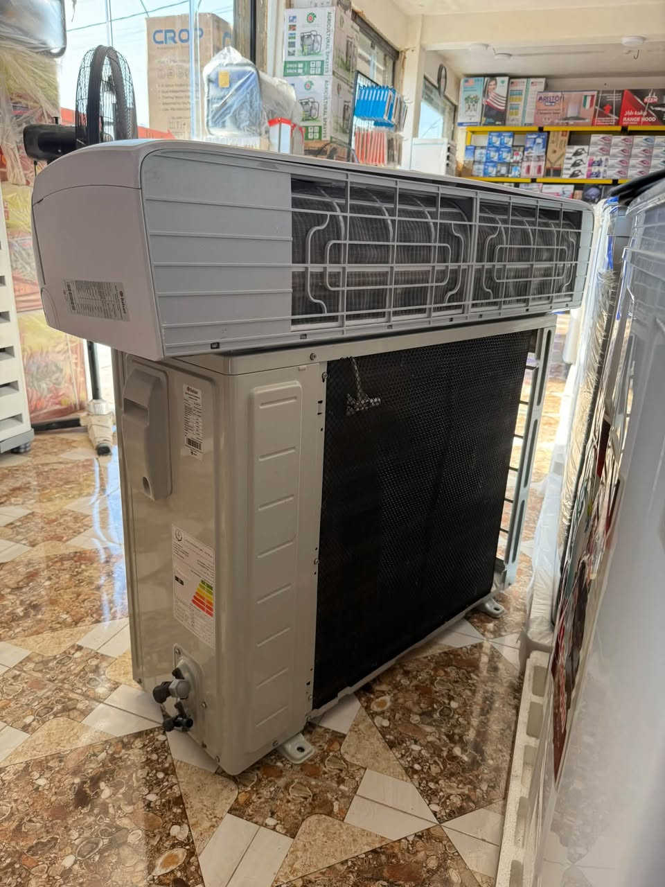 سبلت بلسان شركة توسوت 2طن انفيرتر تحكم مشتغل 4اشهر عنواني الرمادي شارع الحرايشي خابرني وتدلل ***********
