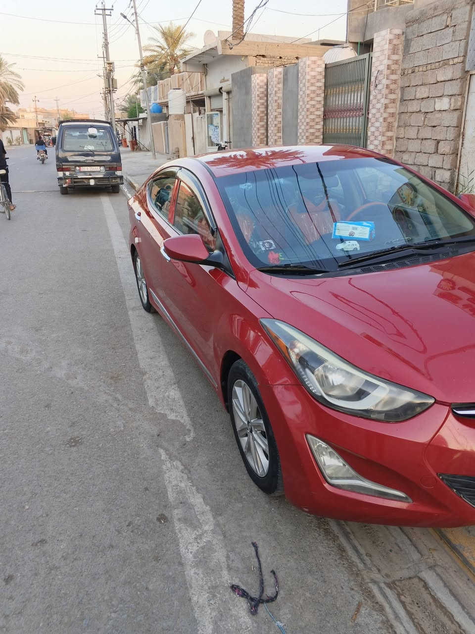 السلام عليكم ورحمة الله 
 للبيع لانترا موديل 16وارد امريكي داخلة للعراق كلين ونازلة من امريكا 160ورقة وانتة احسب ماشية 145بس بعدهة كلة بلاد بل عراق صار بيهة شخط باب السايق ونصبغ نص منة السيارة حلوة تخم تاير شاشة جديدة دوشمة جديدة صدر مال حديث لا صوت لا طبة ناعمة السيارة وكفالة عامة كير محرك بعدهن لا مفتوحات ولا بيهن فد مشكلة 
مكان السيارة ديالى ورقمهة ديالى رقم وهزة جدد السعر 115وبيهة مجال بسيط كلش حك الجية ***********
