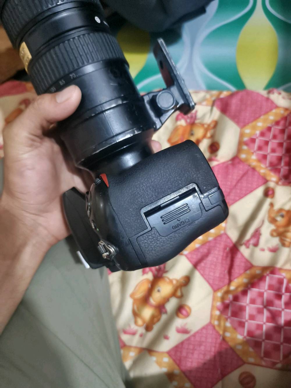 نيكون 750dوعدسه 70/200 اصدار ثاني للبيع او مراوس كانون