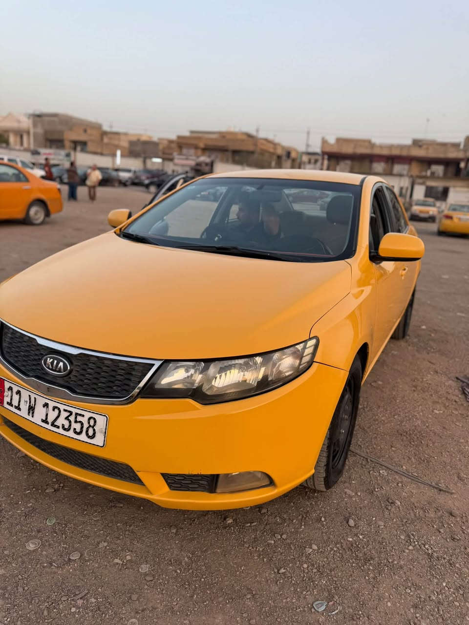 السلام عليكم 
سيراتو 
موديل 13
محرك 1600
رقم بغداد بأسمي 
سنويه جديد 
مبدل مخرك رمبه جديد 
تبريد ثلج 
عارضها  82 وبيها مجال للشراي 
مكاني بغداد الدوره 
رقمي ***********
