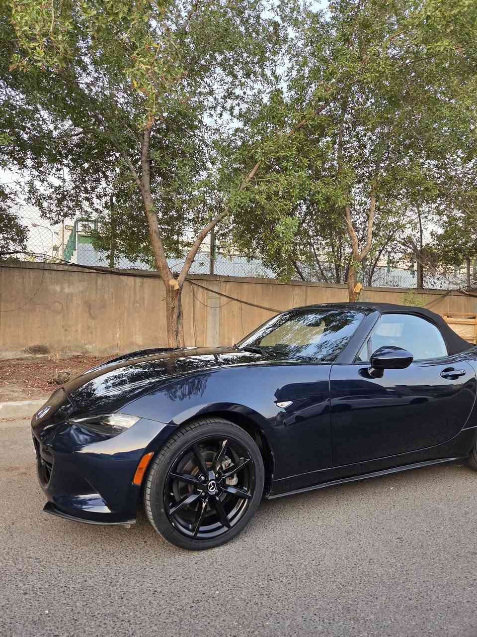 مازدة Mazda MX-5 للبيع
موديل 2021 وارد امريكي
ماشية 41 الف ميل 
كراسي سود جلد تدفئة
شاشة ابل كار بلي و اندرويد اوتو
كاميرا خلفية
رادار مانع اصطدام
تحذير نقطة عمياء بالمراية
تحذير مغادرة الخط
محرك 2000 تنفس طبيعي 181 حصان
كير اوتوماتك ٦ سرعات
 السيارة وزنها 1075kg خفيفة و دفع خلفي اكسل
بيها 3 قطع صبغ حادث خفيف ( جاملغ جهة عكس سايق و شوية بنيد وجاملغ خلفي ) صور الحادث مرفقة
بيها ايرباك ستيرن
السيارة كاملة بدون اي نقص 
رقم بغداد تحويل مباشر 
السعر 138 ورقة
*********** 
***********
