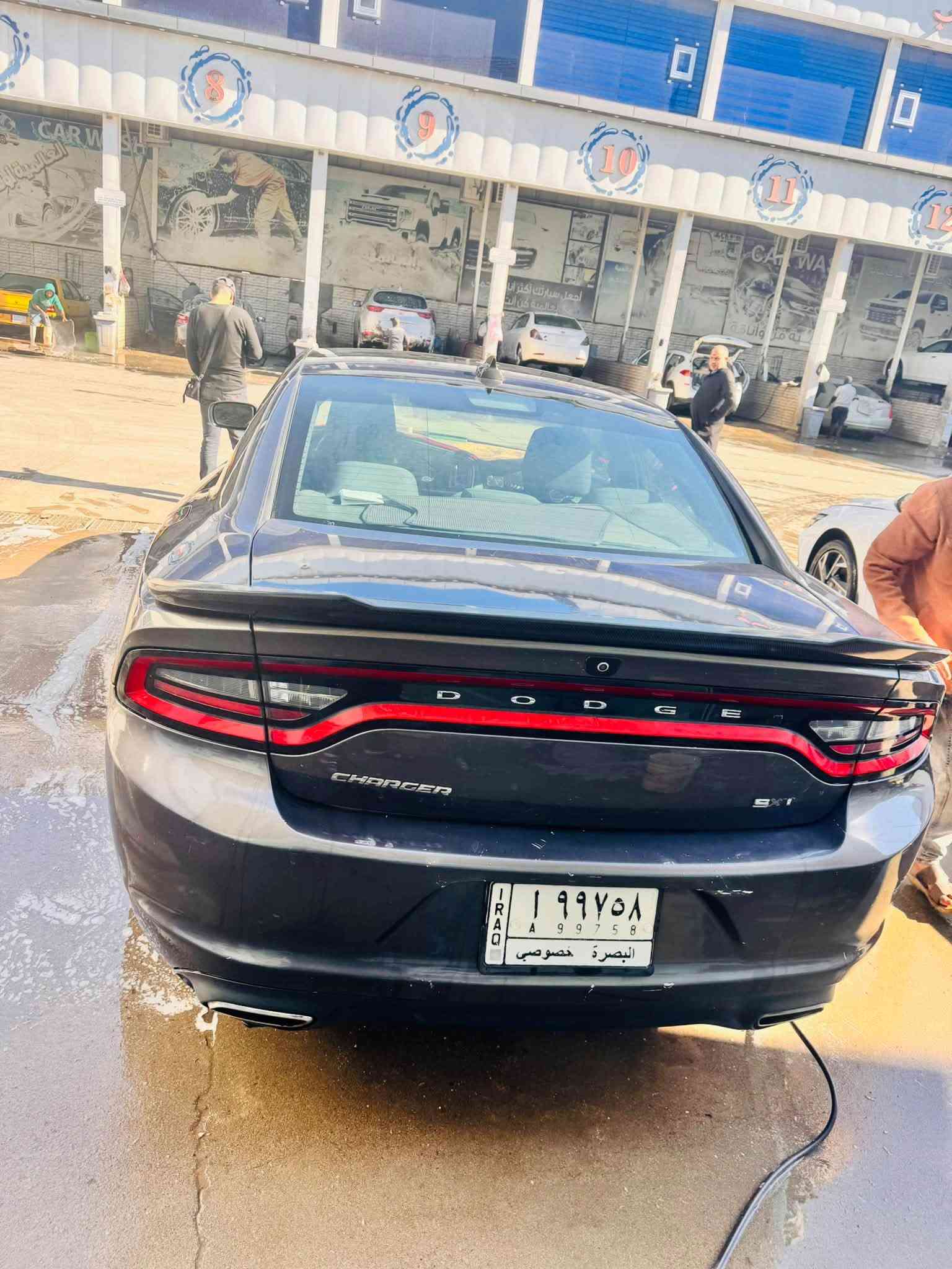 جارجر ٢٠١٦ باسمي
حادثها واضح 
حداديه محرك كير تبريد خير من الله ترايها الزاخر
تخم تاير جديد
والبدي تعال وشوف وبالخدمه
عليها غرامات مليون و ٢٠٠ الف
السعر ١٧٥ ورقه وبيها مجال للشراي 
***********

نص مكتوب في الصور:
- السوق المفتوح opensooq.com