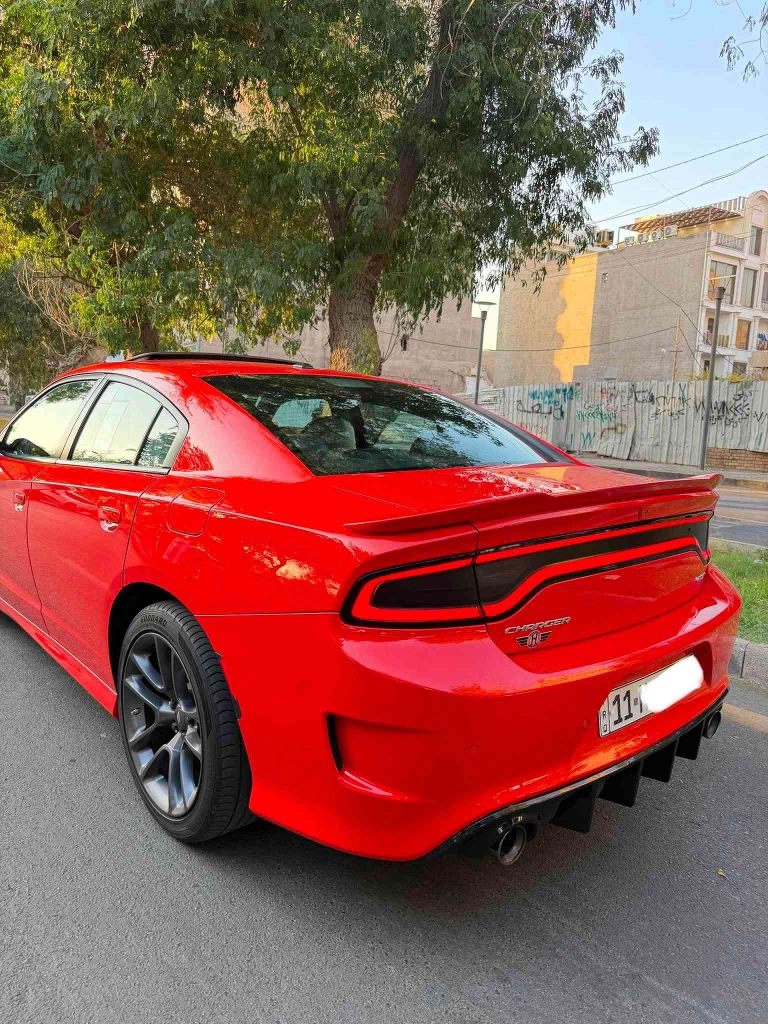 سلام عليكم 
جارجر 2020 GT برتقالي 
خليجي وكاله هارلم
ماشيه 46 الف 
فول مواصفات 
فتحه 
بصمه 
قطعتين تبريد 
كشنات جلد برتقالي 
شاشه جبيرة 
كامرة
فول تحكم ستيرن
شفتات ستيرن
سستم صوت الپاين
وباقي المواصفات مبينه بلصوره
السعر 285 ورقه وبيها مجال
للاتصال *********** 
مكاني بغداد حي تونس

نص مكتوب في الصور:
- 35 / 33
- 35 / 32
- 35 / 34