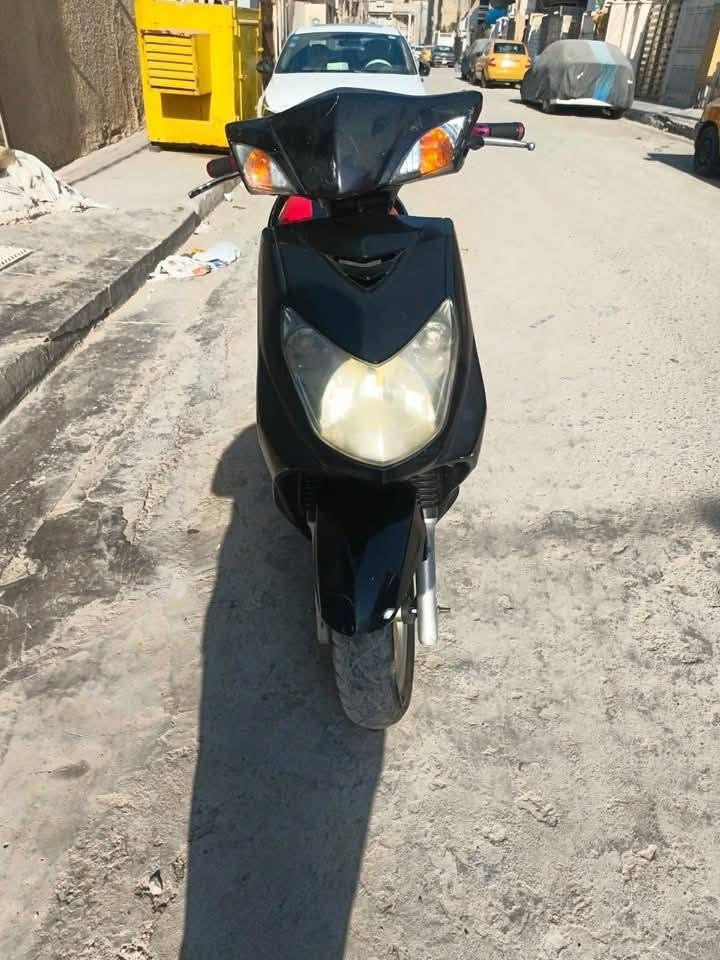 سكنس فحل للبيع مكينه بلاديه كهربائيات شغاله دراجه بدون نقص سعر 350 مستعجل عليها ***********
