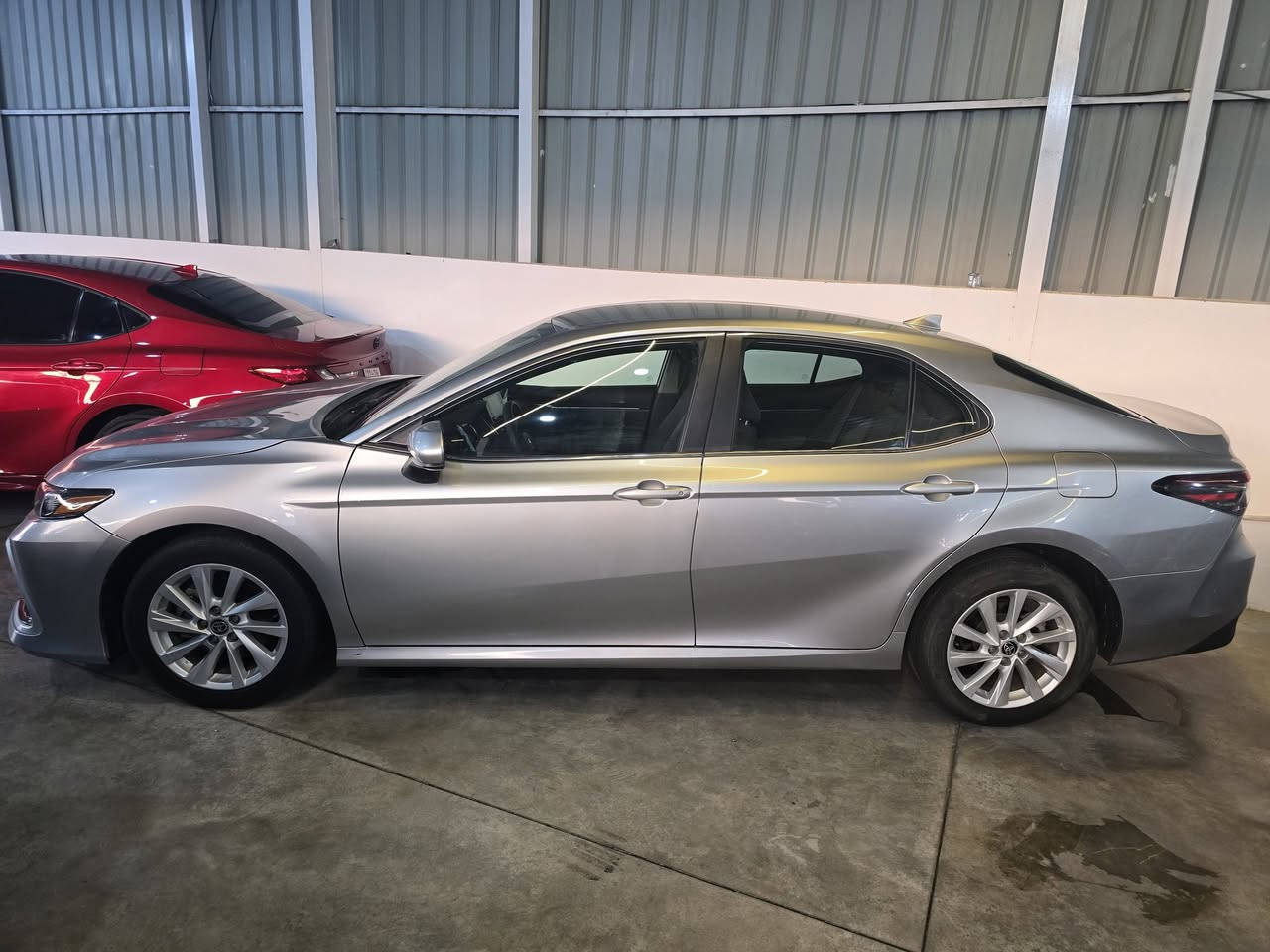 TOYOTA CAMRY  2024 LE
السعر 177 $
اللون سلفر
مواصفات
شاشه لمس
داخل لونين
رادار امامي 
وباقي مواصفات الLe
العنوان كركوك
كاتي تترقم شمالي
للاستفسار 
***********
