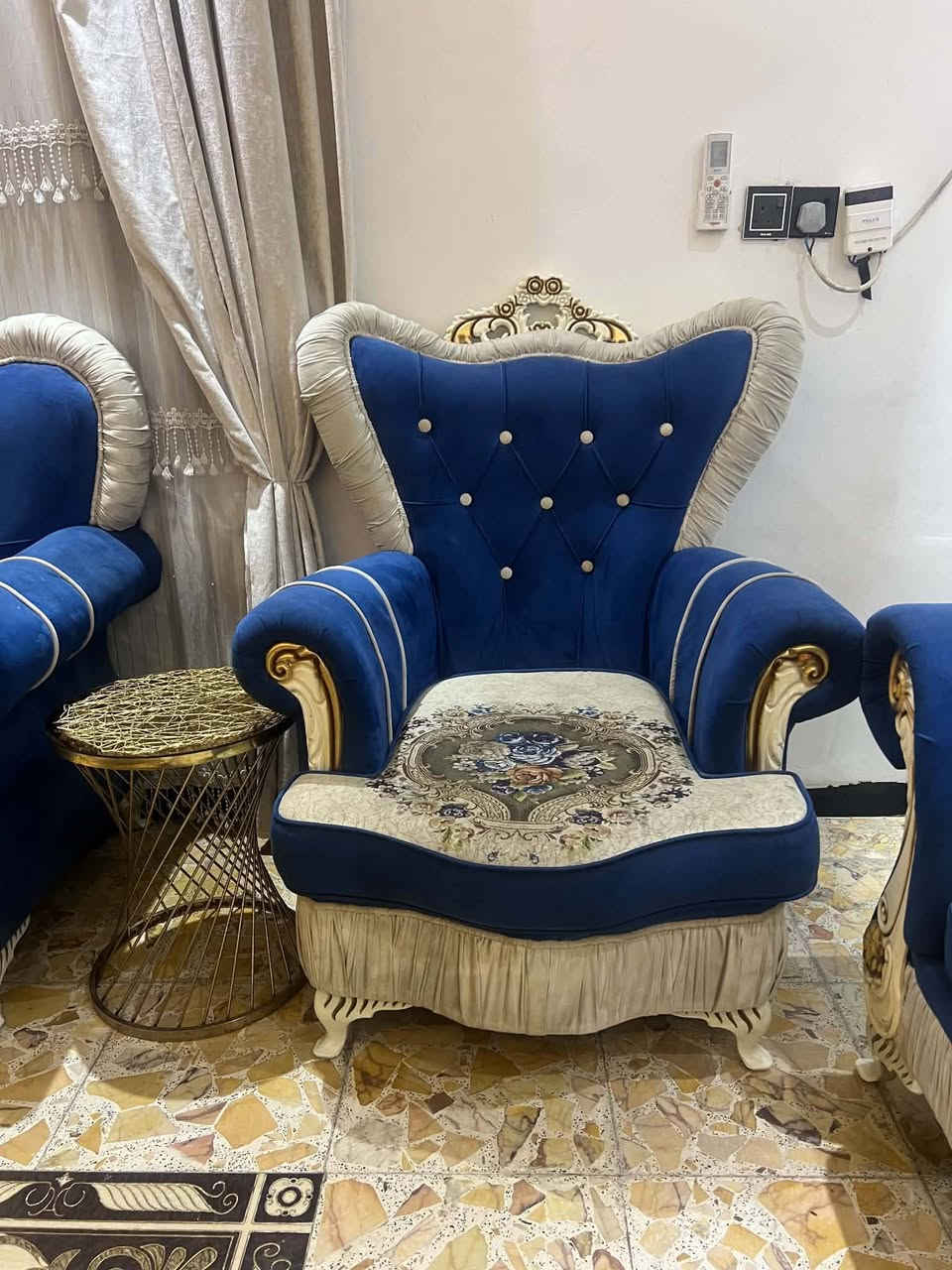 تخم للبيع 10مقاعده متحرك السعر 500عنواني بغداد الغزالي شارع خوله
للاستفسار تصال على الرقم***********
