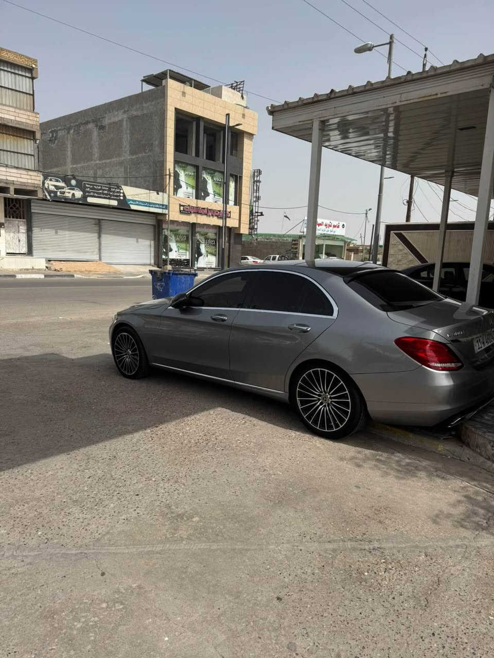السلام عليكم مرسيدس C300 موديل 2015 فول مواصفات بانوراما بصمة دبل ماوس داخل بيجي مواصفات اس كلاس السيارة جديدة صدر ادامة كاملة للمكينة والكير رقم بغداد الجديد سعر 160 وبيه مجال حك الجية وبالعافية على الياخذهة مكاني بغداد الكرخ  *********** بغداد, العراق
