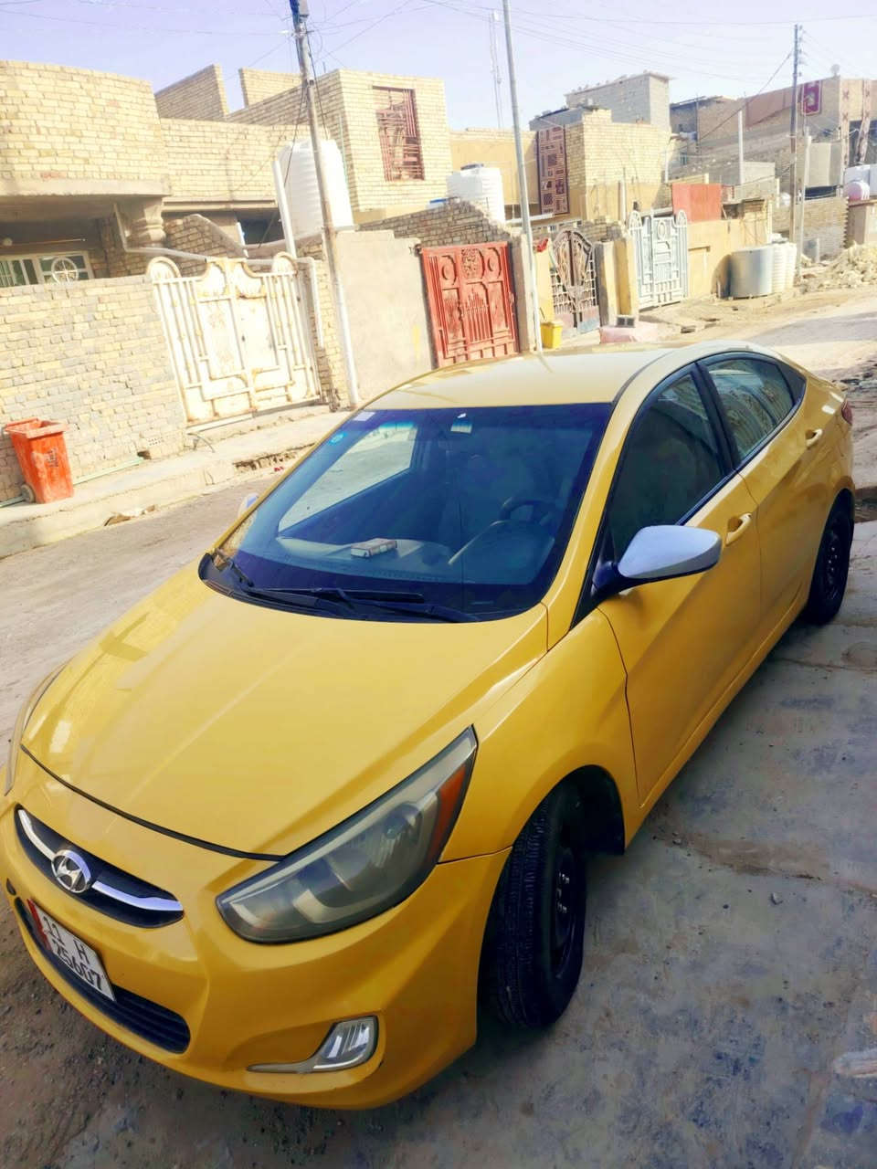 للبيع هونداي تكسي اكسنت مديل ٢٠١٥ بسمي رقم بغداد مشروع وطني محرك ١٦٠٠ وارد أمريكي  ضررها صفحة باب السايق  موجود بيها سونار مكاني بغداد النهروان سعرها ٧٥ بيها مجال بسيط للشراي  ترهم مراوس بخصوصي النترا أو كورلا مع الفرق هاتف ***********
