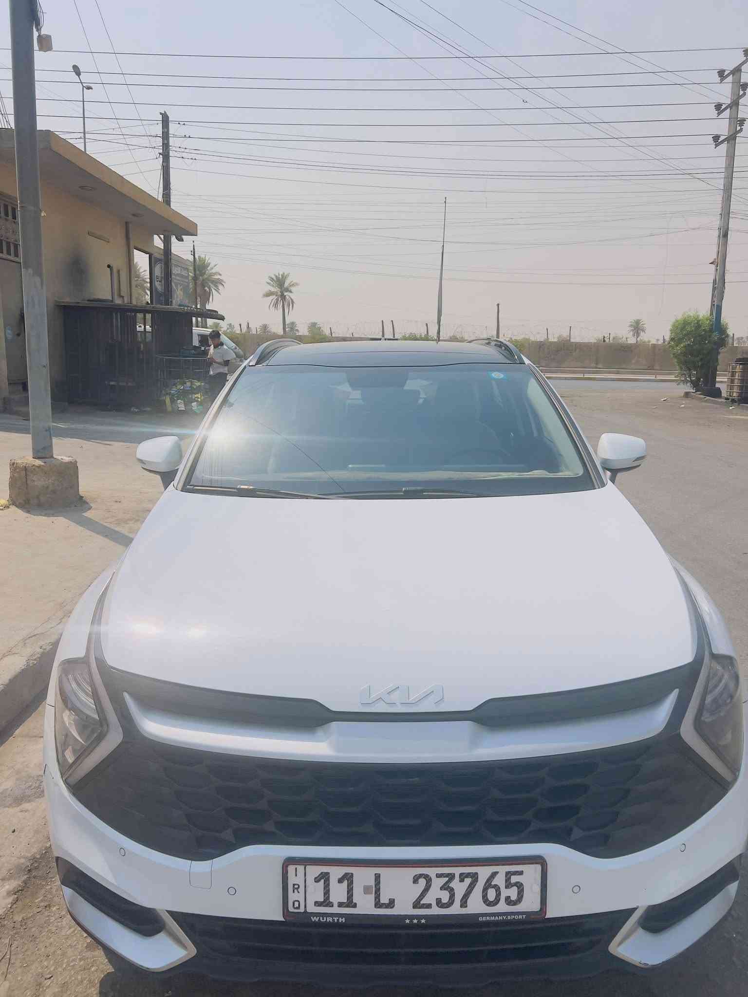 سياره كيه سبورتج لبيع رقم بغداد السياره بعدهي جديده ماشيه 10 الف السياره فول بنوراما السعر 233 وبيها مجال الشري اتصال ***********
