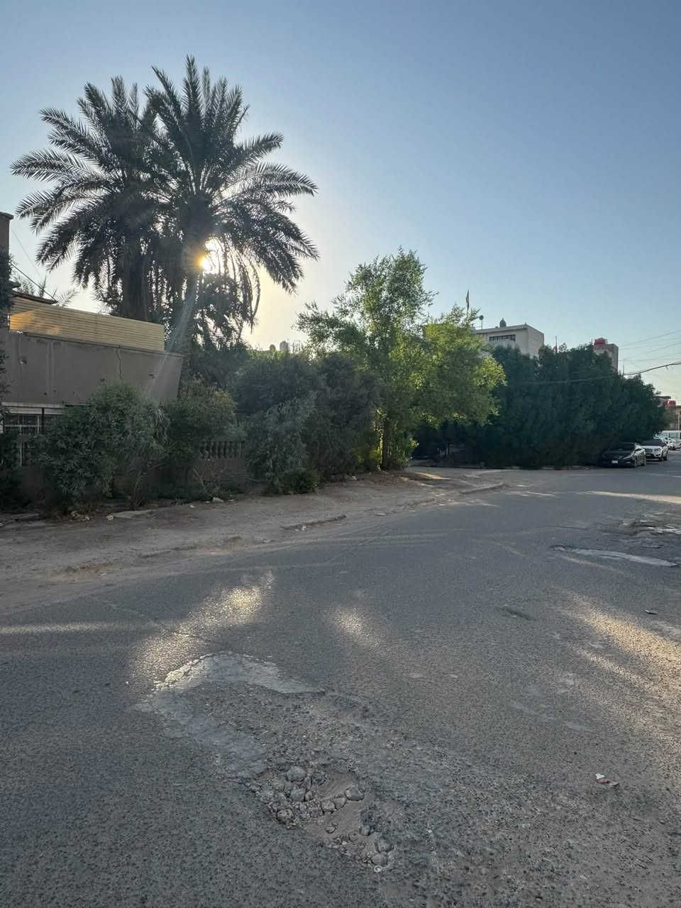 السلام عليكم 
➖ ارض ركنين للبيع بموقع ممتاز في شارع فلسطين   :-  
▪️المساحة : 455 م الواجهه : 30 م النزال : 15 م 
▪️محله : 510 موقع ممتاز على 3 شوارع نافذه وشارع عريض وكهرباء خصخصه 
▪️عنوان المكتب : مكتب الرحمن شارع فلسطين شارع مطعم قدوري مجاور مخللات عبودي 
                           للاستفسار :  
                      ***********  
                         ***********
