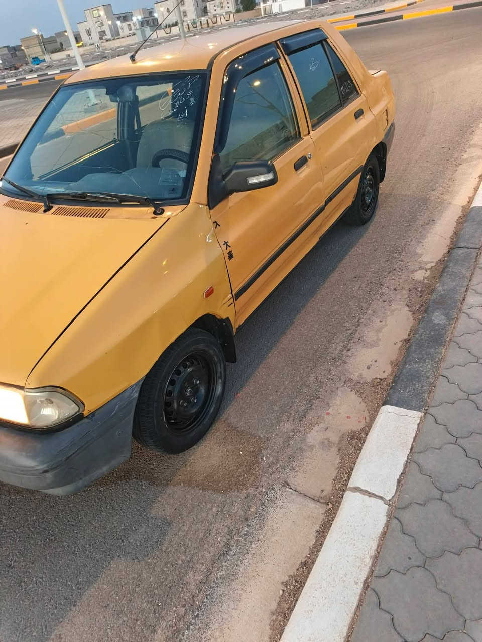 موديل 16   رقم بصره مشروع وطني  سنويه منتهيا   ماعليها غرامات  بسم شركة ابن بلد  مامطلوبه   كلشي ماعليها   كير ومحرك خير من الله   حداديه كارتون تخم تاير غرفتها حلوه نضيفه كهربايات كلها شغاله    تتفتح وتتقفل ريموت  سياره جاهزه مال جناي  السعر 18 وبيها مجال العنوان البصره الزبير الصحفيين
***********
