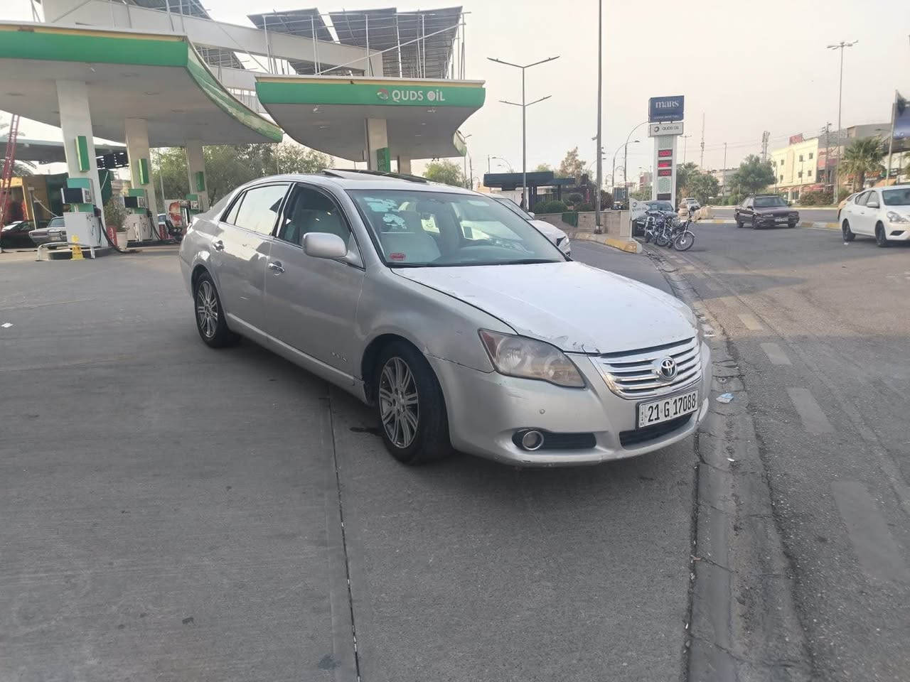 سلام عليكم 
تويوتا أفلون خليجي 2009/ لون سلفر / مواصفات فول فول limited/ رقم و سنوية جديد / تحويل و وكالة بشرط / شيارة غاز و بنزين / بطاقة غاز و بنزين موجود / ٤ قطع صبغ و قطعتين بارد / بصمة/ سقف سلايد / كشن جلد و كهربائي وخزن/ بردة كهربائي بيلادي/كير و محرك بشرط / تبريد بشرط / سيارة نظيف كلش / تاخم أمامي و خلفي مظبوط / ٤ طايرات جديد / كهربائيات كامل كامل يشتغل 
ملاحظة / شوية بي دواخل 
سعر / 95$
عنوان / كركوك 
رقم موبايل/*********** كركوك, العراق
