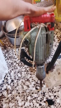 دريل حفر 100 الالف وبي مجال 07733107248عنوان المعامل قطاع 6