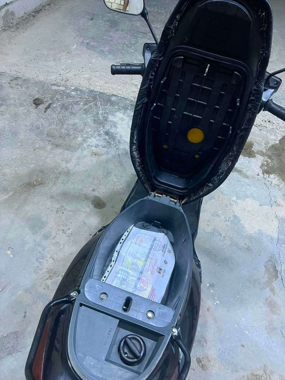 بثمنميه بيه مجال للطيبين ماشيه اربعه وعشرين مكينه ما مفتوحه نوزل خطين ***********
