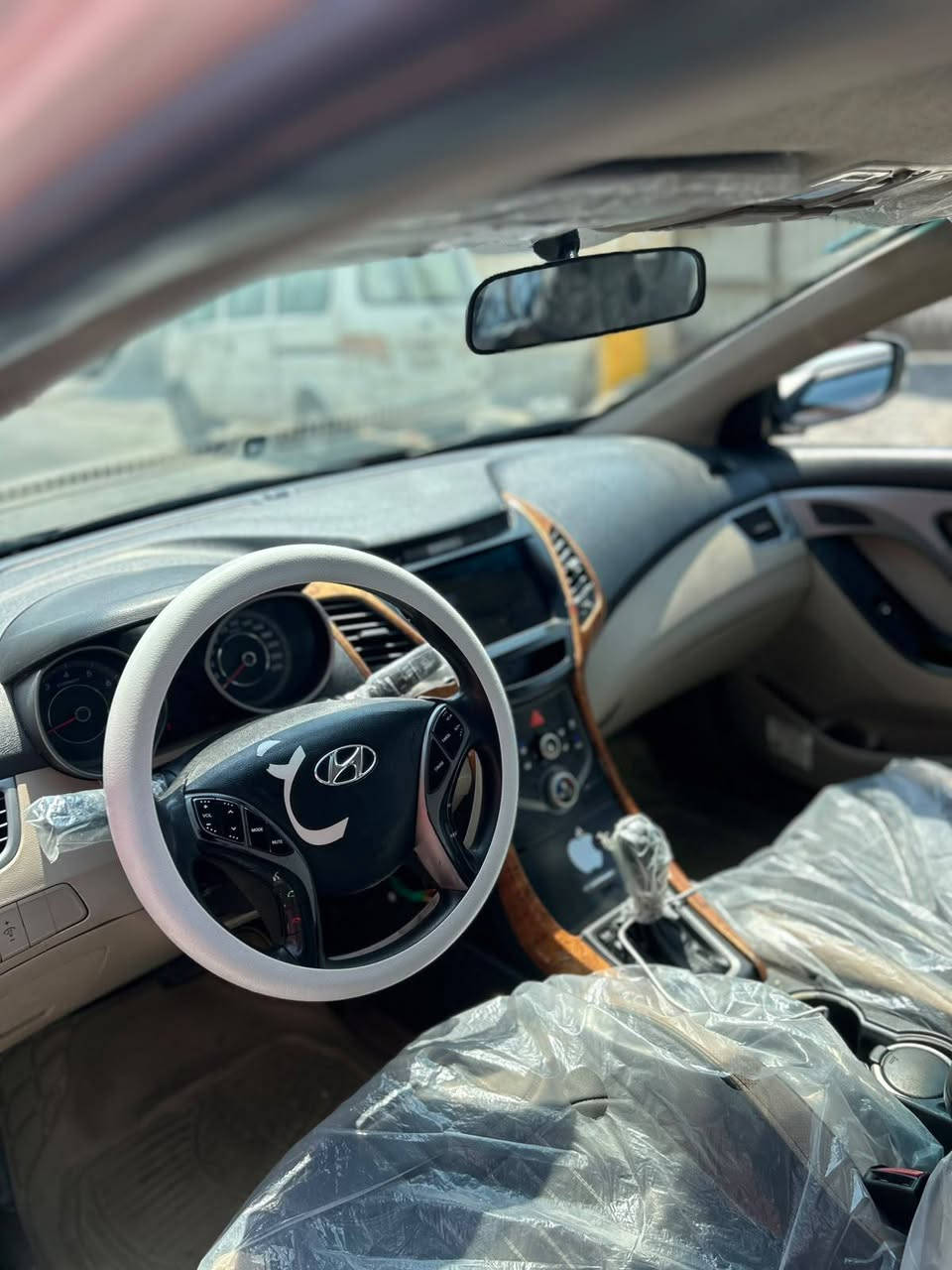 النترا  ١٥ خليجي حداده جديده تخم تاير منضومه تبريد.جديده  بيها ٣ قطع  لايت زنون سياره جاهزن محرم وكير بلاد ١٢٣.     لايوجد نت تصلل ***********
