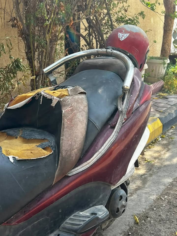 متاح فورزا 08نقصه تايرات وبطاريه كلجات امامي خلفي جديدات رياضي ابيع كوم حديد او مراوس بدراجه للتواصل***********
