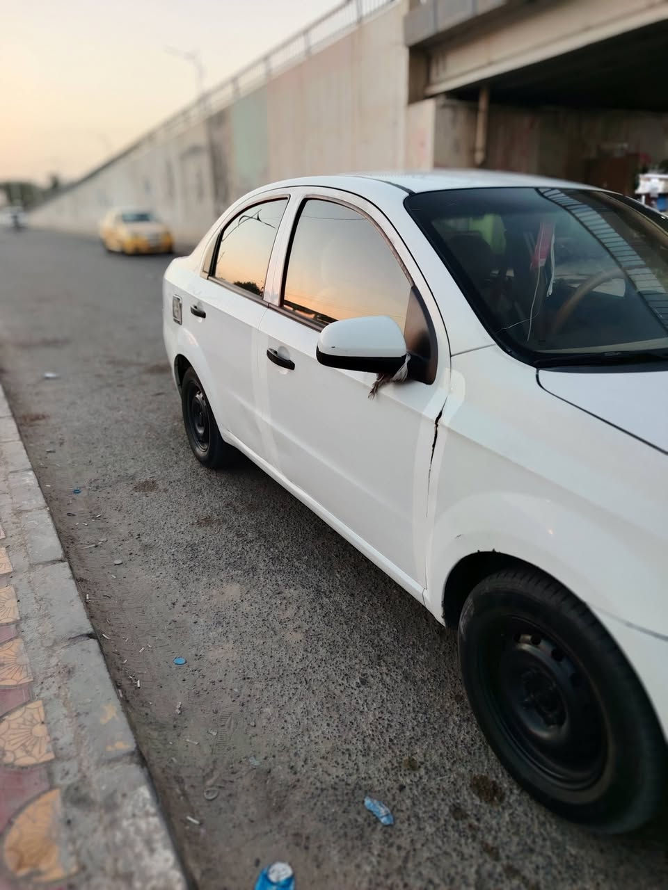 سلام عليكم شباب أفيو للبيع مديل ٢٠١٣ السياره حادثها بنيد مبل وحاملغ ولباقي كفاله كير مكينه ستوني شادهن حداديه ستوني مبدلهن تخم تاير ضفيره  جديده رقم انكليزي بسمي مداور ثاني يوم تدفه تبريد شغلات شرط  السعر ٦٥ وبيها مجال قليل استفسار *********** مامتواجد عل فيس
