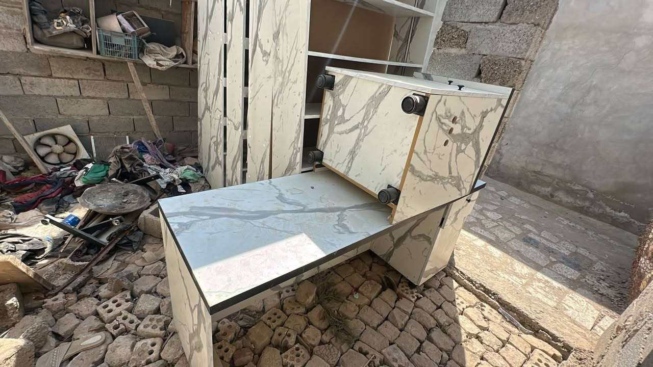 رفوف استخدم 2 شهر للبيع مع ميز قطعتين
الطول 2 متر عرض 1 متر العمق 50سم مقطع 

ملاحظه تفصال وليس جاهز سوكي  ولوكو ينشال كلش سهل 

السعر القطعه 100 وبيها مجال 

 بيها لدات 

العنوان /بغداد البياع 

***********
