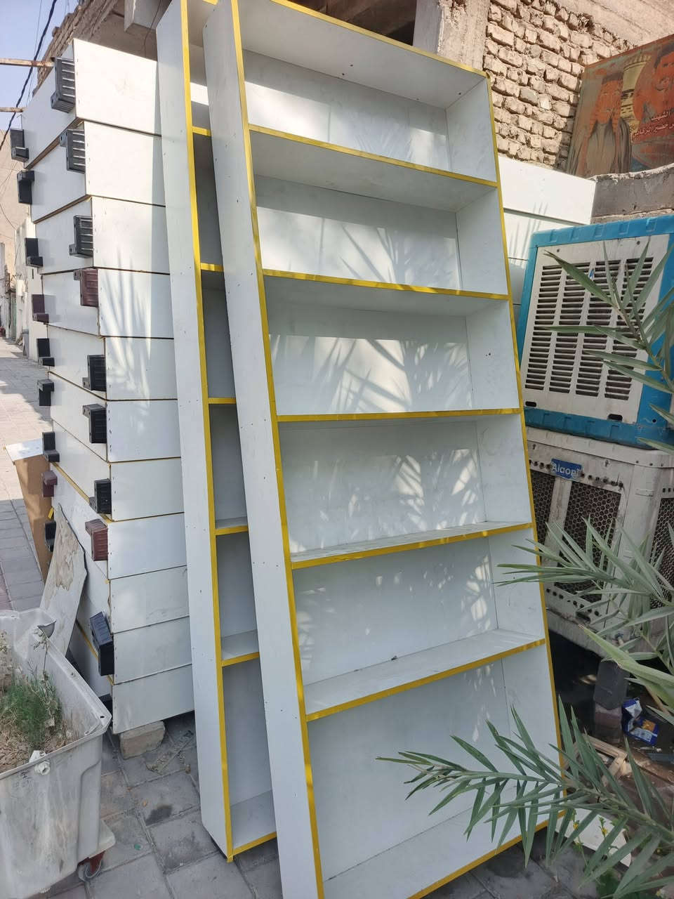 فاترينات للبيع مستعمل مكان بغداد توصيل ماكو عمق 20 ارتفاع250 عرض٩٠ استفسار *********** مفرد مابيع كلهن ابيعهم 13 فاترينه
