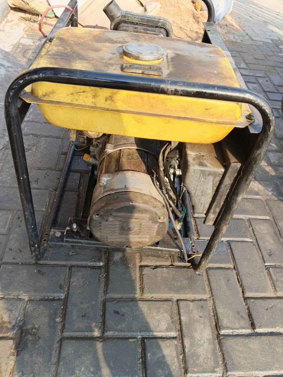 السلام عليكم مولده كلمه للبيع خمسه كيفي يعني 20 امبير لا صرف ولا تبقير سعرها 350 مكانها بغداد حي اور هاتف ***********
