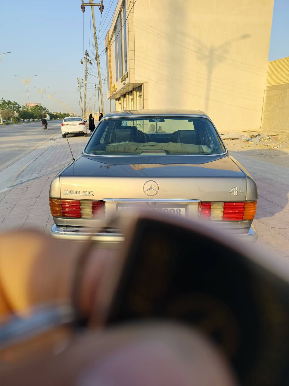 السلام عليكم من بعد إذن الأدمن
سيارة مرسيدس بنز 300 رئاسي لون رصاصي موديل 91 باسمي شخصيا مكينة عدلة بلاد قبق اسود تخم إطارات جديد  مع بطارية جديدة ترايك وين ما يعجبك رقم بغداد دولي السعر المطلوب 75 وبيه مجال المكان كربلاء المقدسة تحياتي للطيبين للاتصال ***********
***********
