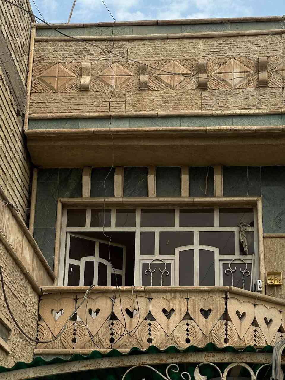 شبابيك حديد مستعمله مع باب
عدد 4 

بغداد

للتواصل ***********
