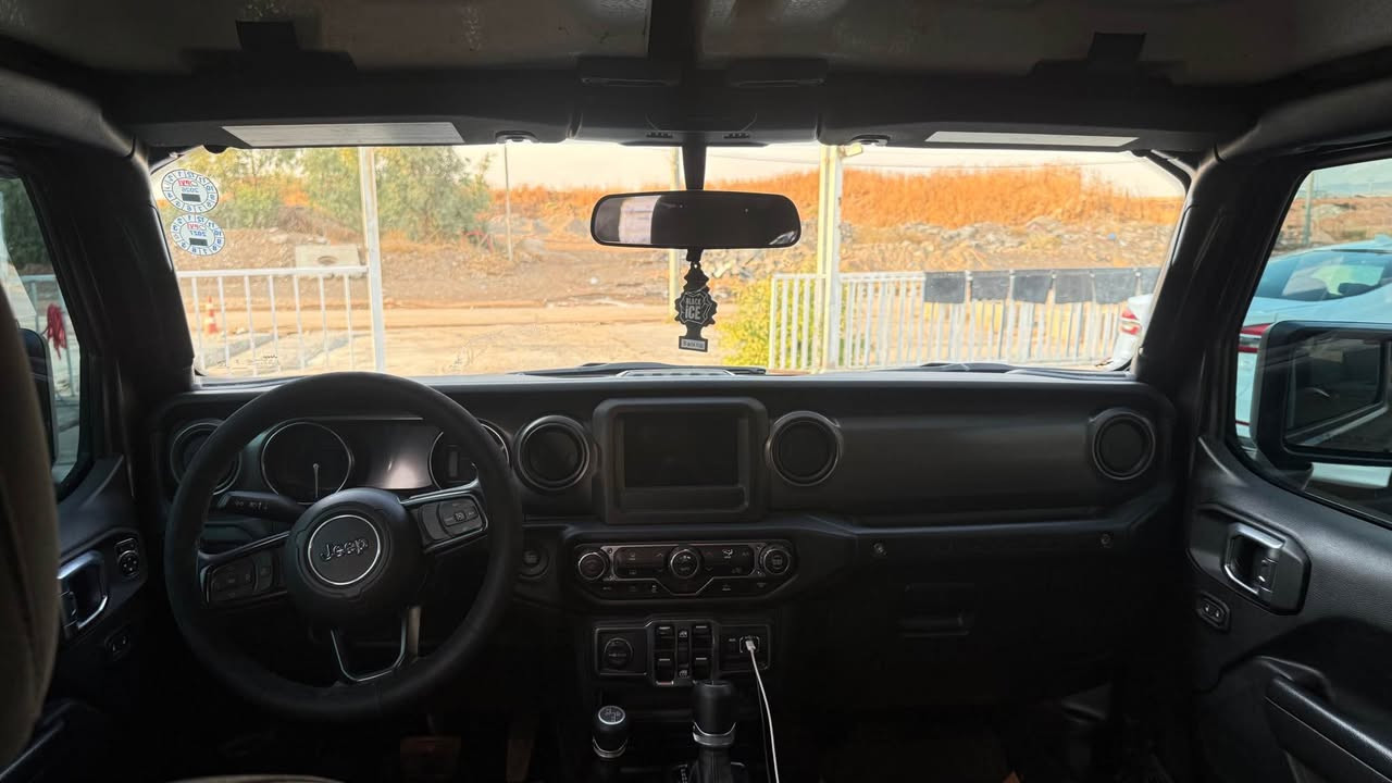 jeep rangler hybrid
مۆدیل ٢٠٢٣
٥٦ هەزار رۆیشتییە
رەسمی سۆنەرم دانایە
٤ پستنی هایبرێد 
سەعری ٢٥٠ و مەجال
ژمارەی موبایل *********** أربيل, العراق
