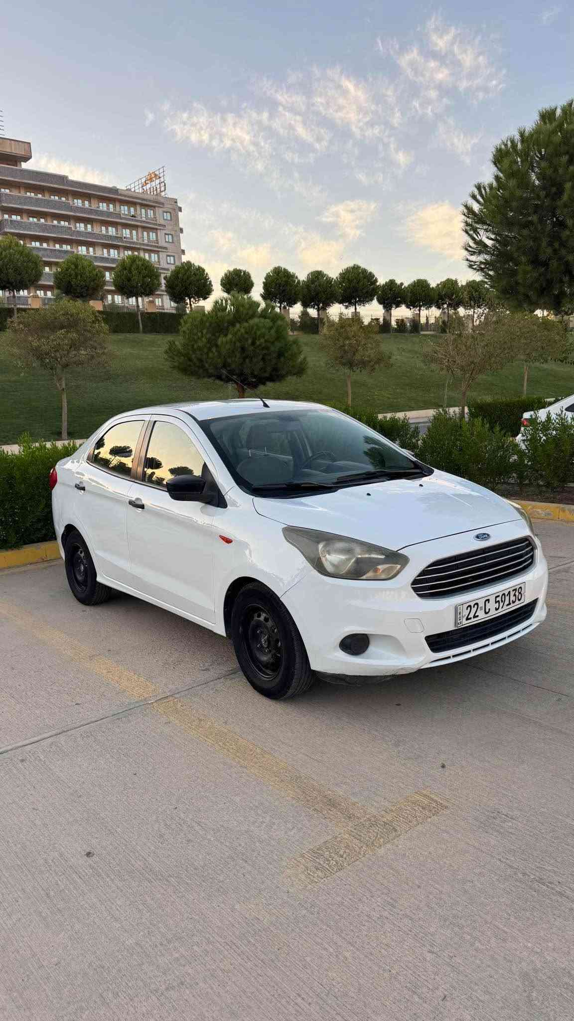 فۆرت فیگۆ ٢٠١٧
١ پارچە و ١ پەڵە بۆیاخ 
قرچێکی دوای هەیە شوێن سپێری گرتوە بەبێ چەمەلەخ و سنوق تەنیا شوێن سپێر
گێڕ تۆماتیک و عادی ٦ گێڕ
شاشە
٢ جام کارەبای
سوکان ڤۆلێۆم
تەبرید سارد و گەرم بەشەرت
چوار تایەی لۆک
سەنەوی بەسەر چوە و ڕەقەمی تازەیە
٦٥ گەڵا و مەجالێکی کەم*********** السليمانية, العراق
