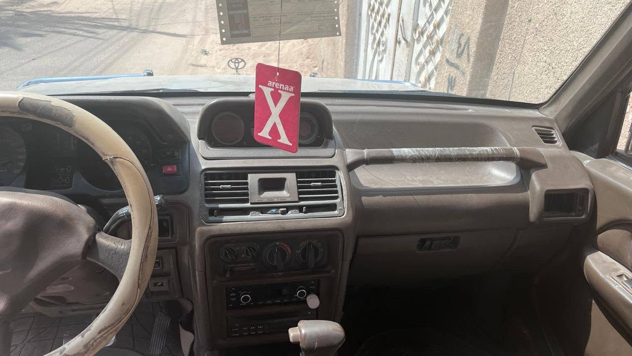 السلا عليكم سياره باجيرو مديل ٩٢ يسرى بلاد مكينه وكير بلاد تخم تاير حداديه رقم بصرة دولي سنويه ٢٧ سيارة حلوة ونظيفه سعر ٥٥ بيها مجال الشري ***********
