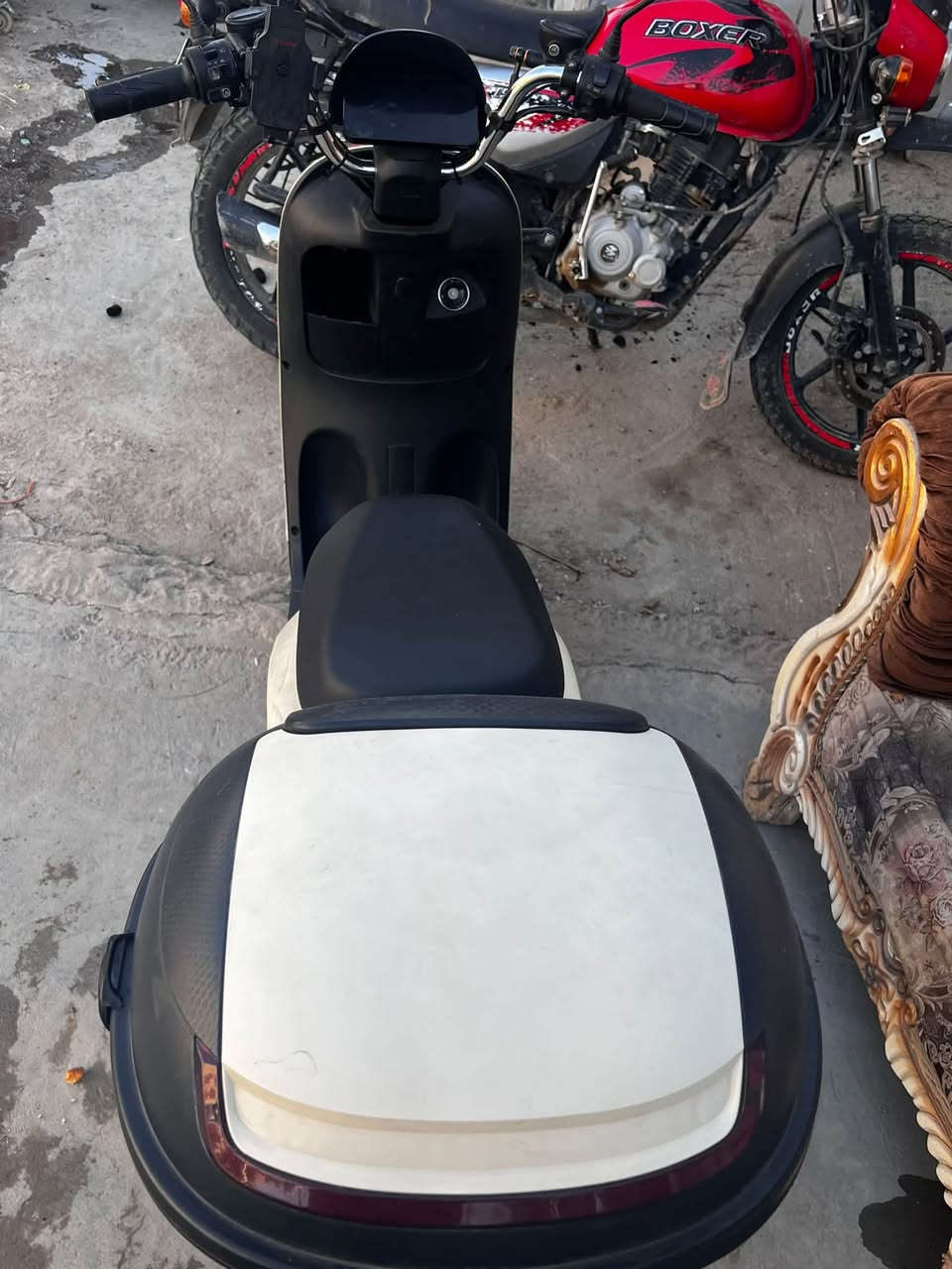 دراجه شحن دبل سويج بصمه كهربائيات كله شغاله 
بغداد المكان السعر ٣٣٠😣😣  ***********

