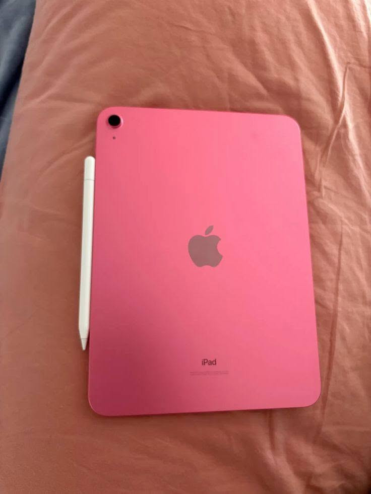 للبيع iPad 11 A16
اللون: وردي 
 الذاكرة: 128GB
 البطارية: 92%
 نظافة الجهاز: 99%

 الجهاز مكفول بالكامل من التصليخ أو أي خلل أو عطل.
 ضمان أسبوع: أي خلل أو شي يطلع بالجهاز خلال الأسبوع، راجع عليه.
 تگدر تجي تفحص الجهاز فحص كامل وتتأكد من كلشي قبل الدفع.
 كامل الملحقات.

 السعر: 500 ألف
 وبي مجال .

 الموقع: بغداد – الحرية
 متوفر توصيل 

 للتواصل: ***********
 متوفر واتساب.
