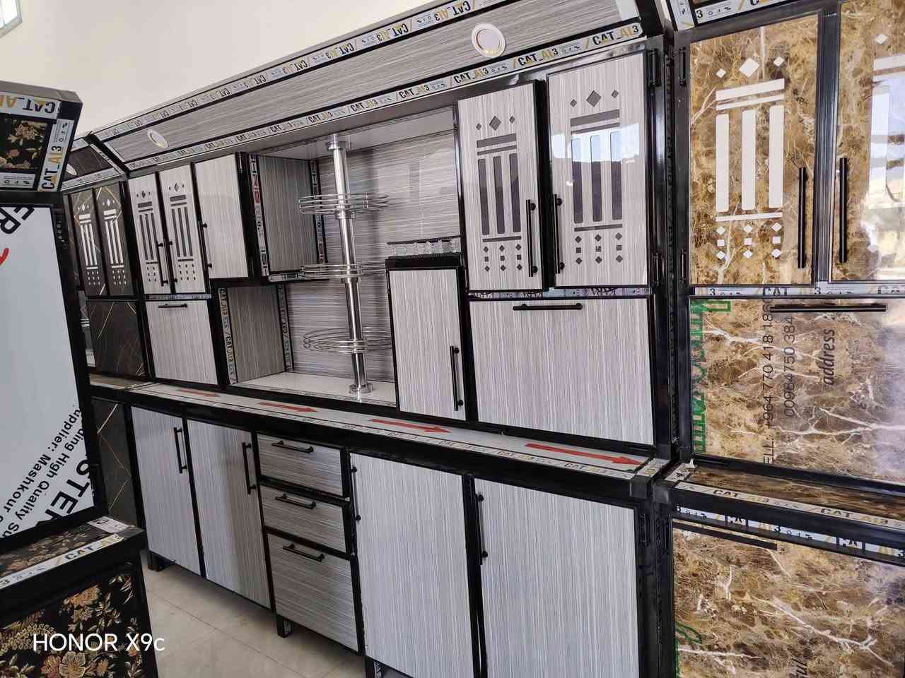 يوجد مطابخ مترين ونص ديكور جديد 650  توصيل وشد الاستفسار على هاذا الرقم***********
