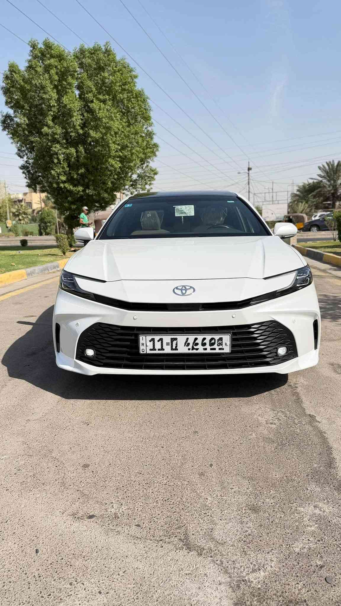 للبيع : كامري هايبرد 2025 خليجيه وكالة عبد اللطيف 
فئة lE ام البرده الخلفيه اعلى فئه 

ياباني اصلي 

بانورما على طولها مو بس فتحه 
ويل الشكل الجديد 
نظام كاربلاي 

المواصفات :
محرك هايبرد 2500 سي سي (بنزين + كهرباء)
. نظام دفع أمامي
. تشغيل بصمة (زر تشغيل)
. دخول ذكي بدون مفتاح
. حساسات أمامية وخلفية
. كامره خلفية
. أنوار LED أمامية وخلفية
. شاشة وسطية تعمل باللمس
. نظام Apple CarPlay و Android Auto
. تحكم بالمقود (ستيرنغ)
. مقاعد قماش
. مثبت سرعة
. مرايات جانبية كهرباء مع إشارات
. نظام مانع انزلاق + توزيع إلكتروني للفرامل
. نظام مراقبة ضغط الإطارات
. إضاءة داخلية بيضاء LED

السياره مكفوله كفاله عامه 
عده رصعه وسحبته bdr 

شراي تواصل على هذا الرقم 
***********
العنوان بغداد قرب تقاطع الدرويش
