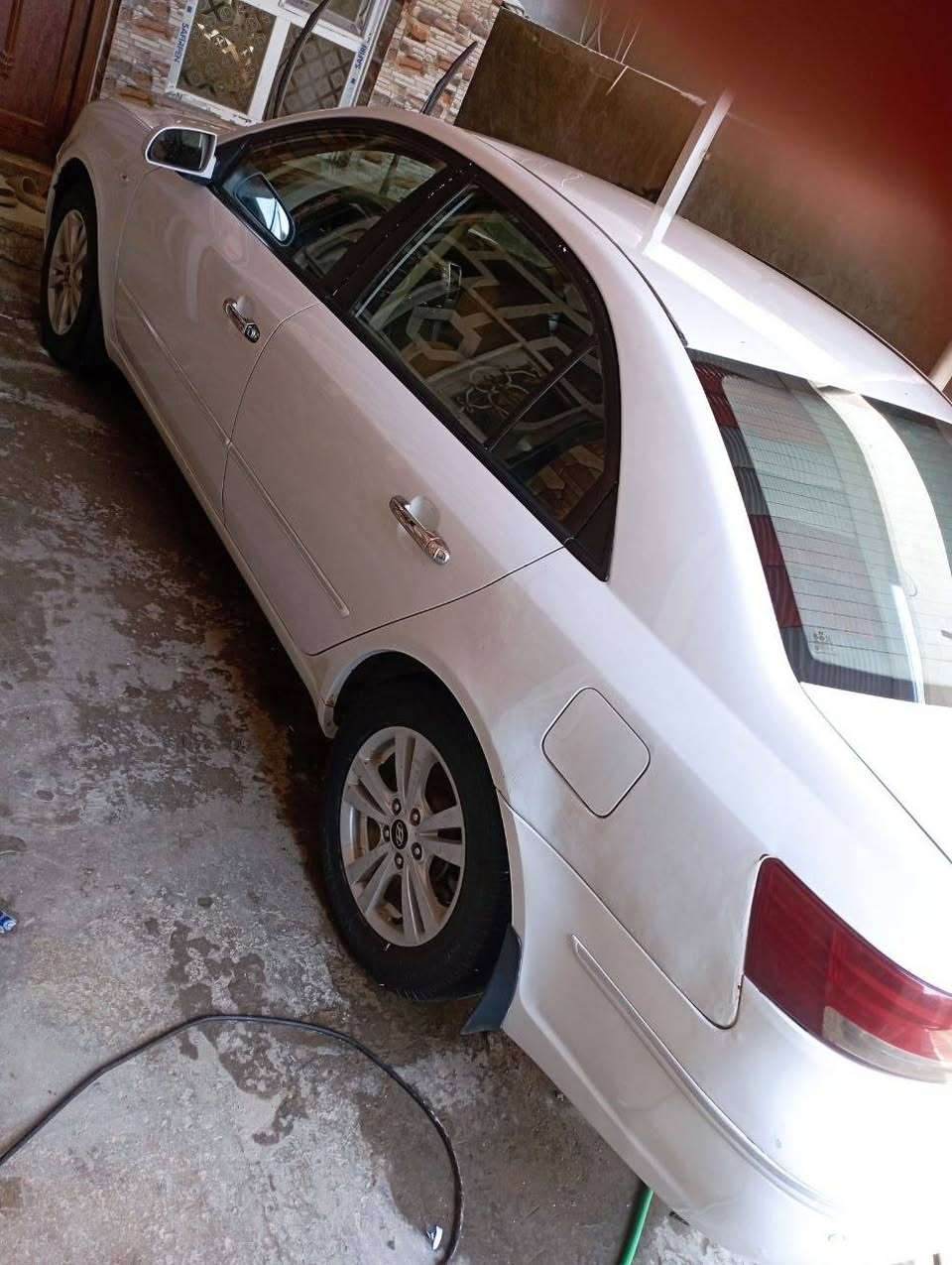 سوناتا خليجيه موديل 2009 رقم شمالي باسمي السيارة من كير ومكينة وحدادية مكفولات تخم تاير تبريد السيارة من حساسات خلفيه كامرة ارضية جلد مكينة 2000 مكان السيارة بابل خلف كراج الموحد معروضة 110 السيارة بية البابين صبغ ربع الجو وربع الجاملغ ***********
