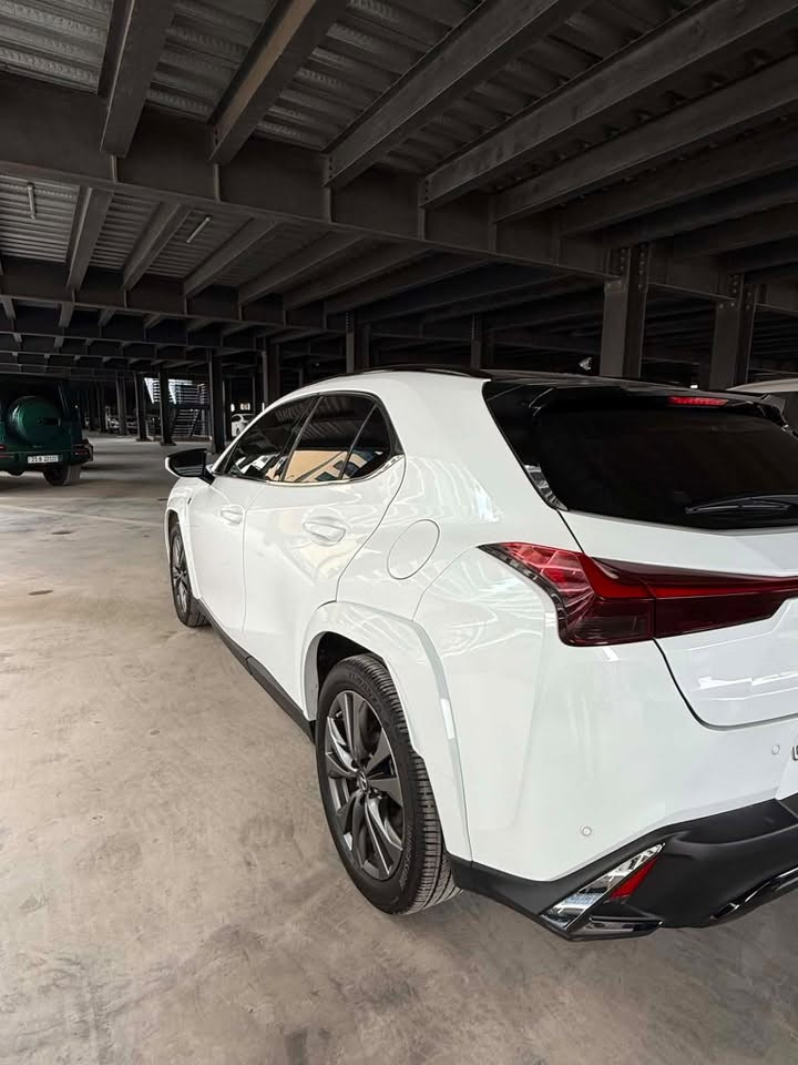 ‎لكزس ux 250h موديل 2024
‎فول فول مواصفات هايبرد
F sport 
 
 AW D
ماشيه ١٧ الاف ميل جديدة جدا 

‎ فوول المواصفات 

‎بصمة
دخول ذكي 

فتح وغلق  الأبواب لمس  

‎رادارات 

اناره ترحيب 

‎اEv mood 

‎ شاشه وكامره سيدي جنجر ٨ اقراص 

‎حساسات  اماميه خلفيه محيطيه 

‎السياره  تدفئه تبريد  بالمقاعد 

‎مقاعد كهرباء 

‎قياده ذكيه 

‎مقاعد  كريمي 

‎تحديد مسار 

‎نقطة عمياء 

‎السياره فتحه 

‎اناره لمس 

‎ا All wheel drive السياره 

‎صندوق كهرباء   ينفتح وينسد بحركات  بالقدم 

‎هيترات تدفئه بالستيرن

‎لايت زنوز بلادي عدسات ذكيه auto 

‎وضعيات قياده  سبورت ,نورمل ' Eco

‎غTraction control systm

‎ قطعتين تبريد شاشه 
منفصل التبريد عن التدفئه 

‎ منافذ شحن 6 تايبسي usp 

‎تدعم شحن واير ليس 

‎هاند بريك بصمه   Auto 

‎وبعد اكو هواي مواصفات 

‎مكينه 2000  هايبرد 

‎كير 6 سرعات 

ا‎ كير ومكينه مكفولات 

سيارة بيهة بنيد صبغ وسونارهة موجود 

مكاني السياره بغداد المنصور 
السعر ١٩٨ وبيها مجال

*********** 
واتس فقط
