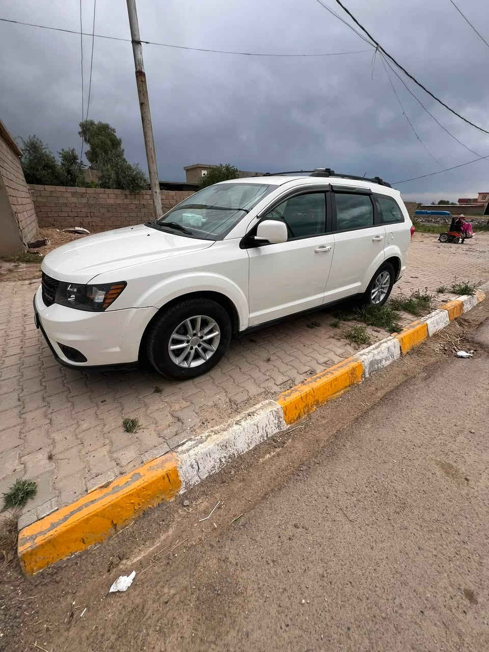 دوج جورني لبيع موصفات sxtالبوب الاماميه بصمة والصندوق بصمة كامرة وشاشة وتحديد السرعة وتحكم الستيرن وتشغيل عن بعد تبريد جيد جدا موديل 2014وسنوية بسمي وسيارة جاهزة وما بيها ضرر وتقرير مال امريكا موجود بيها وهذا رقمي ***********اليريد يخابر اهلاً وسهلا بي وسعر 140مكان سياة كركوك
