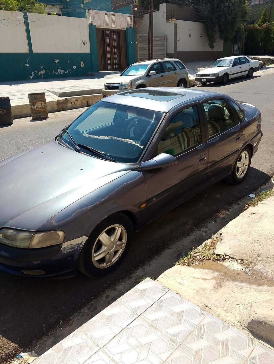 اوبل فكترا موديل 1996
محرك 18 تبديل قصه جديد قبل شهر  
فل اوتوماتيك
تبريد تدفئه شغال ـ السيارة بأسم الشرعي
السعر 35 ورقه وبيها مجال بسيط
‏***********
