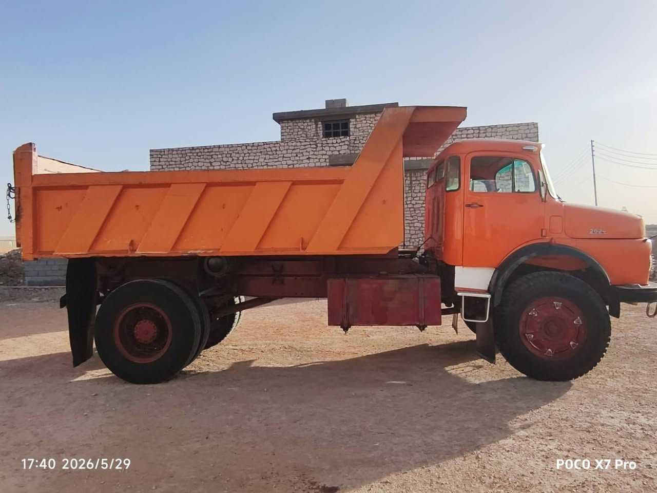 سلام عليكم للبيع قجمه موديل 82بلاديه سياره نضيفه حيل جاهزه للشغل باقي تفاصيل ***********
